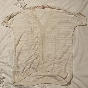White knit tee